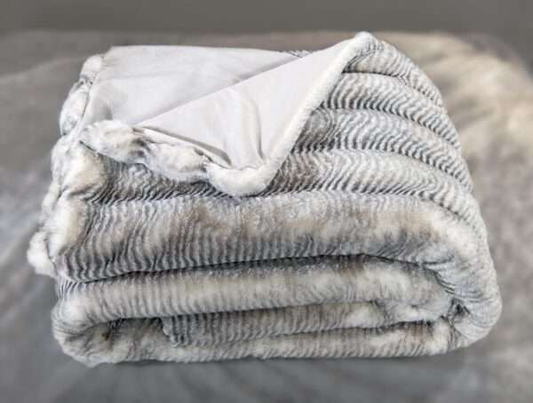 Kunstfelldecke Alura in der Farbe Platin - Star Home Textil