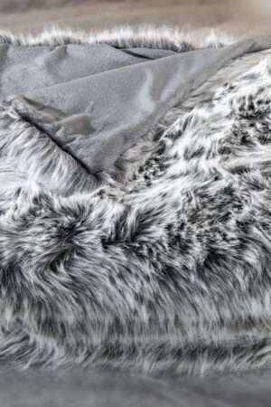 Kunstfelldecke Silber Wolf in Silber/Grau - Star Home Textil