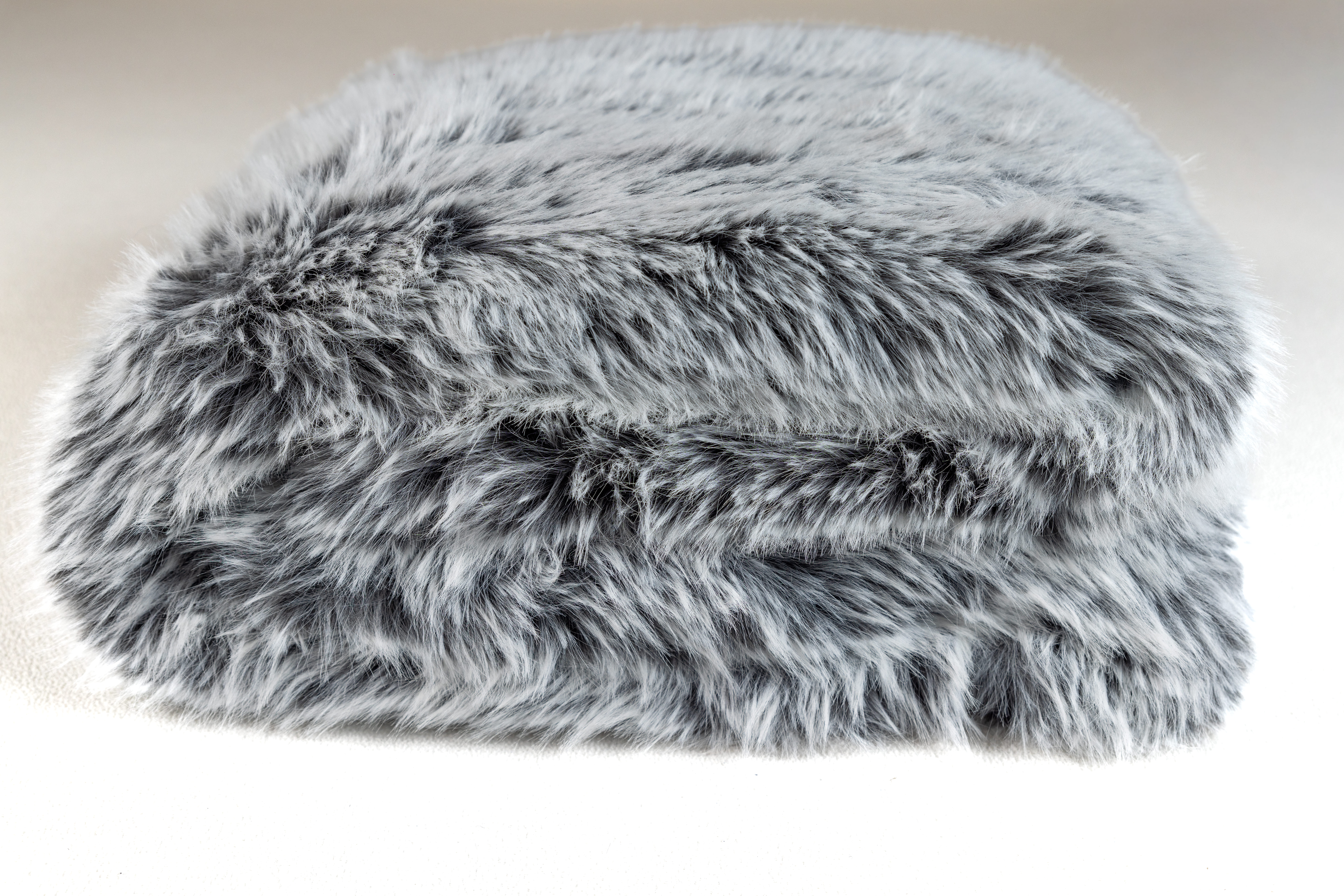 Kunstfelldecke Silber Wolf – Star Home Kunstfelldecke Silber Wolf in der Farbe Silber - Star Home Textil