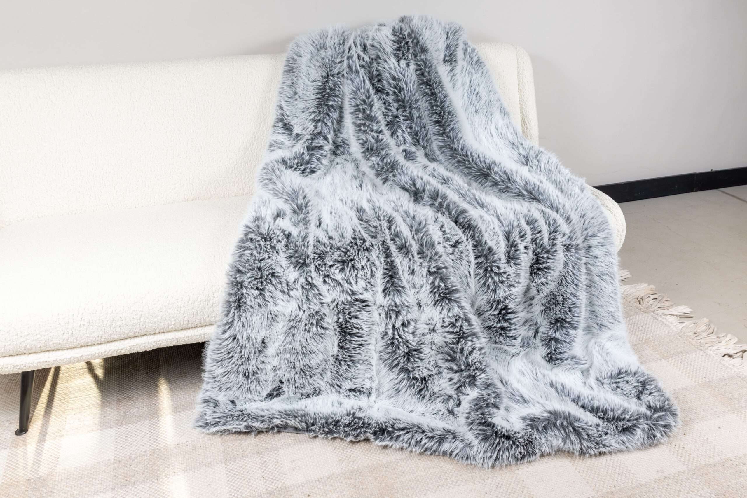 Kunstfelldecke Silber Wolf – Star Home Kunstfelldecke Silber Wolf in der Farbe Silber - Star Home Textil